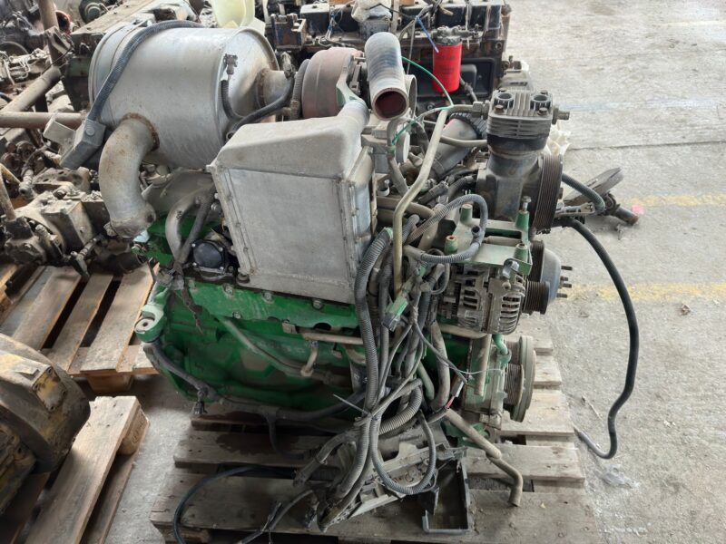 John Deere 6068
