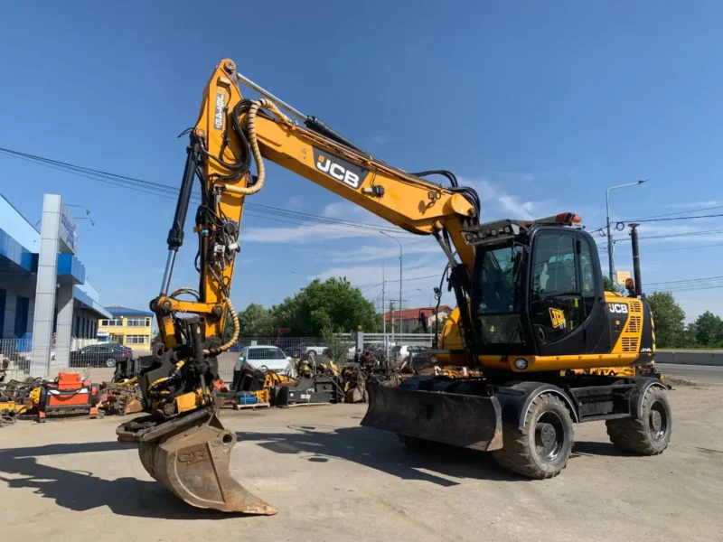 JCB JS145W
